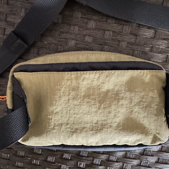 Lululemon Belt bag - Picture 2 of 3